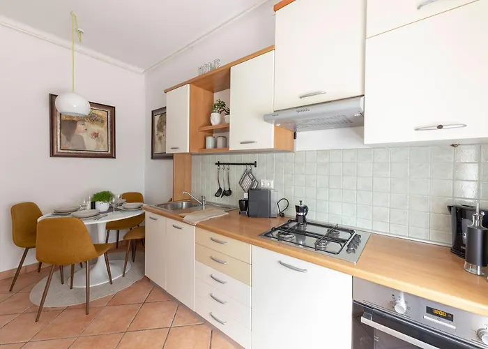 Apartma Rozeta شقة